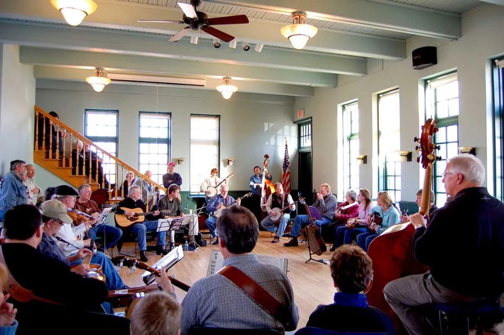 Bluegrass jam at the Delafield Fish Hatchery in Delafield, Wisconsin, Photo: Jessica Fiess-Hill
