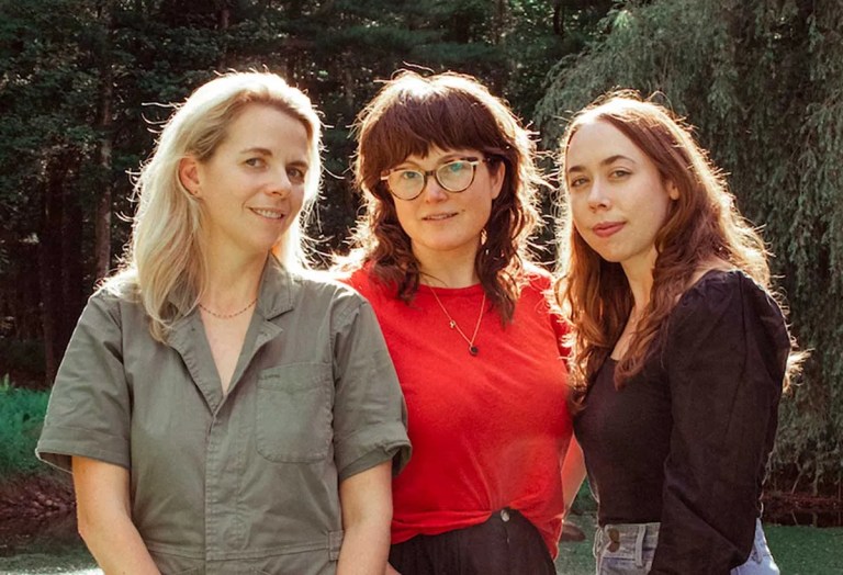 I'm With Her, Photo: Alysse Gafkjen